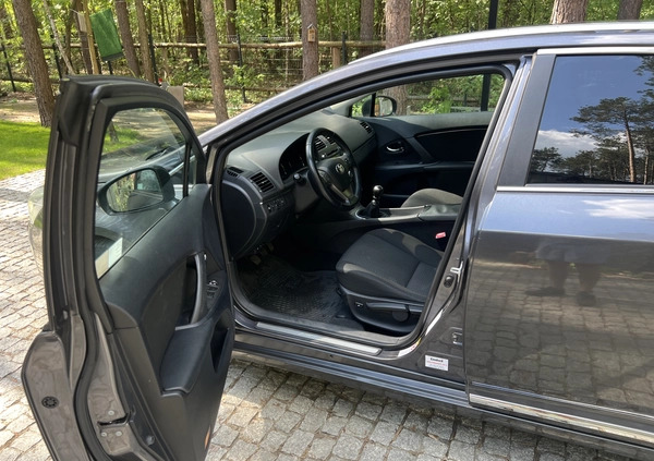 Toyota Avensis cena 27000 przebieg: 210000, rok produkcji 2010 z Grójec małe 56